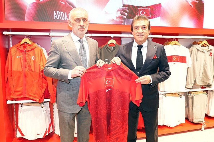 Milli Takımlar ve Damat Tween ortak mağazası TFF Riva'da açıldı