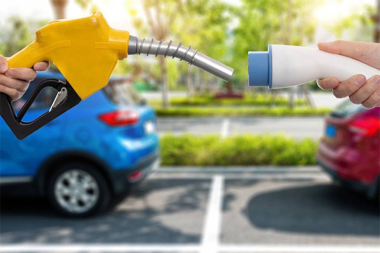 Avrupa'da hibrit otomobil satışları benzinli modelleri geçti