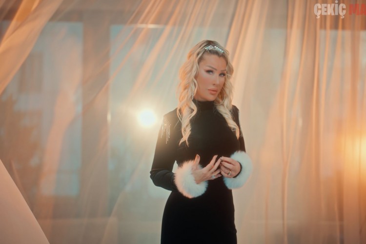 Seda Sayan'dan "Acı Veriyor"