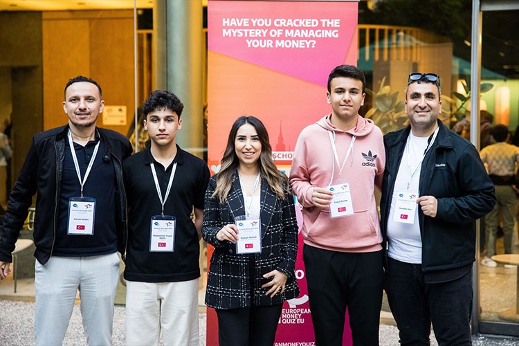 Avrupa Finansal Okuryazarlık Yarışması'nda iki öğrenci Türkiye'yi temsil etti