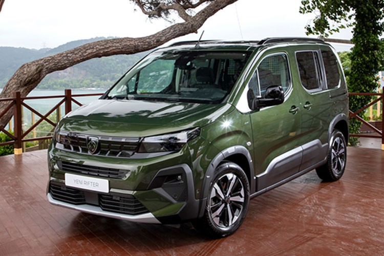Peugeot 2025'e özel bir kampanya ile girdi
