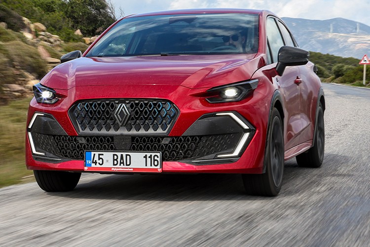 Türkiye'nin en çok satan otomobili Clio, yeni nesliyle Türkiye'de