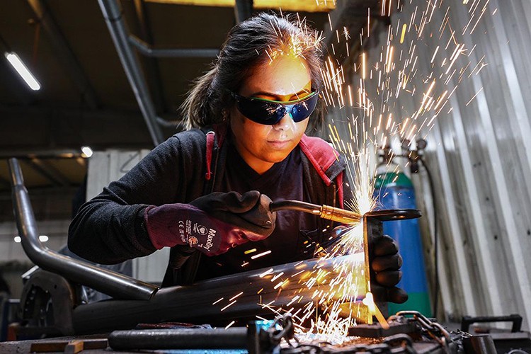 İstihdam Atölyesi kadınlara sanayide iş kapısı açtı
