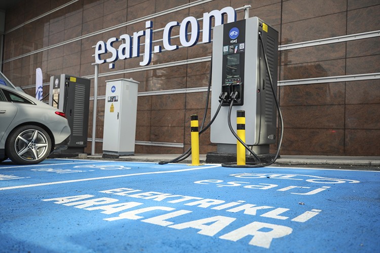 Ankara'nın en büyük elektrikli araç şarj istasyonu hizmete girdi