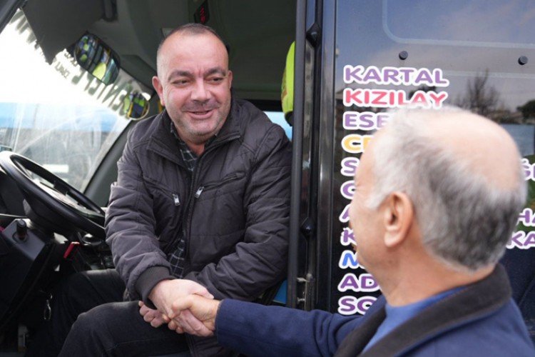 KARAKAYA, KARTAL'DA MİNİBÜSÇÜLERLE SOHBET ETTİ