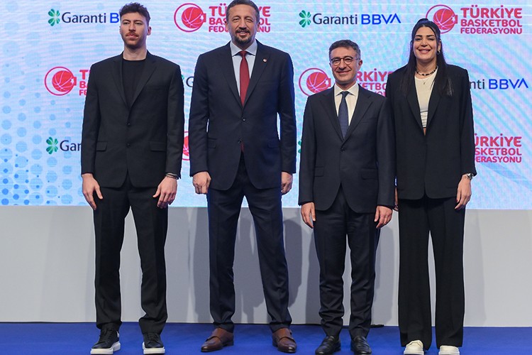 Sponsorluk anlaşmasını 5 yıl daha uzattı