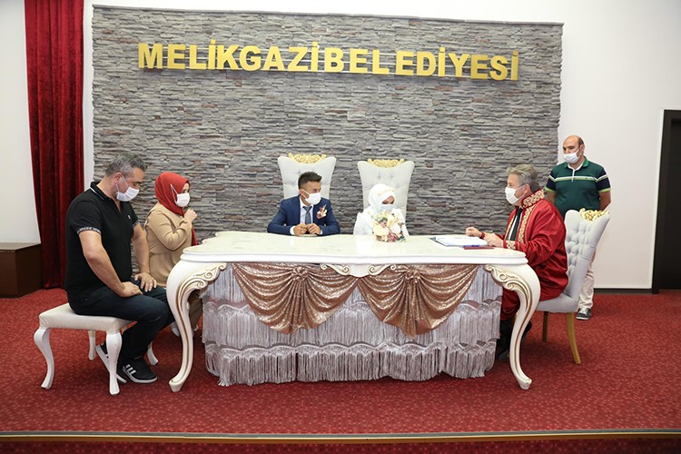 Melikgazi Belediyesi 2020'de 3576 çifti evlendirdi