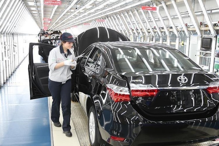 Japon araç üreticileri sertifikasyon için hileli test sonucu sunduklarını itiraf etti