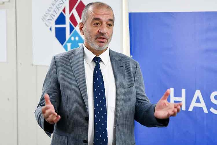 Güneş enerjisi panelleri devrede