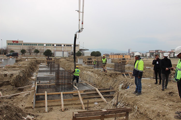 Muradiye OSB'de temelden 55 dükan satıldı