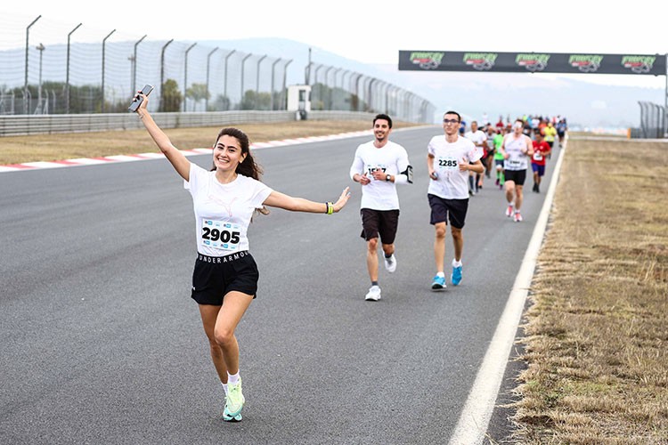 V Weekend yoğun ilgi ile başladı