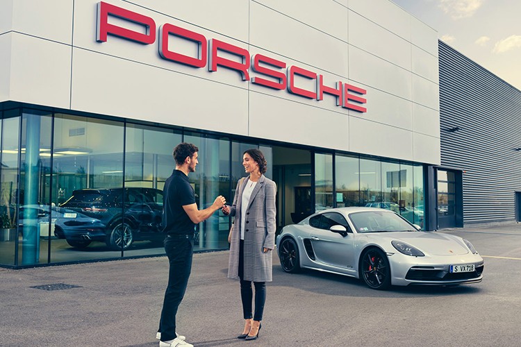 Porsche'ye şok baskın