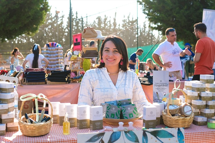 Defneden ürettiği kozmetik ürünlerle dünyaya açılıyor
