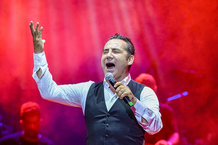 "Cennet annelerin ayakları altında"