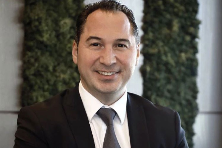 Esan Eczacıbaşı'nın yeni CEO'su Emre Kayışoğlu oldu