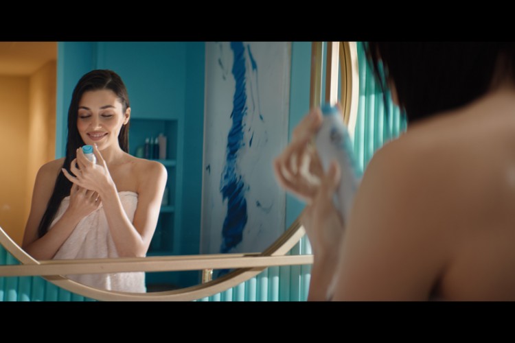 Marka yüzü Hande Erçel oldu