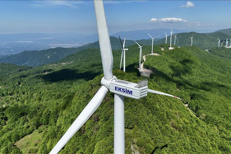 Yatırımlarıyla yenilenebilir enerji portföyünü genişletiyor