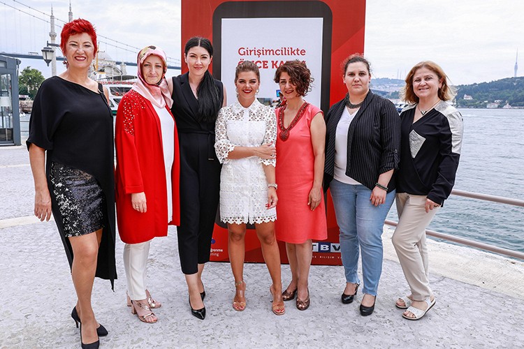 Girişimci kadınlara ödül