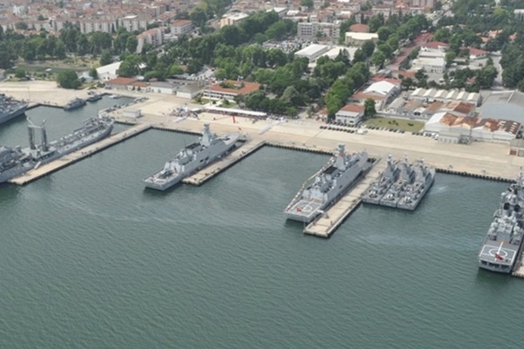Türk denizciliği Gölcük'te buluşuyor