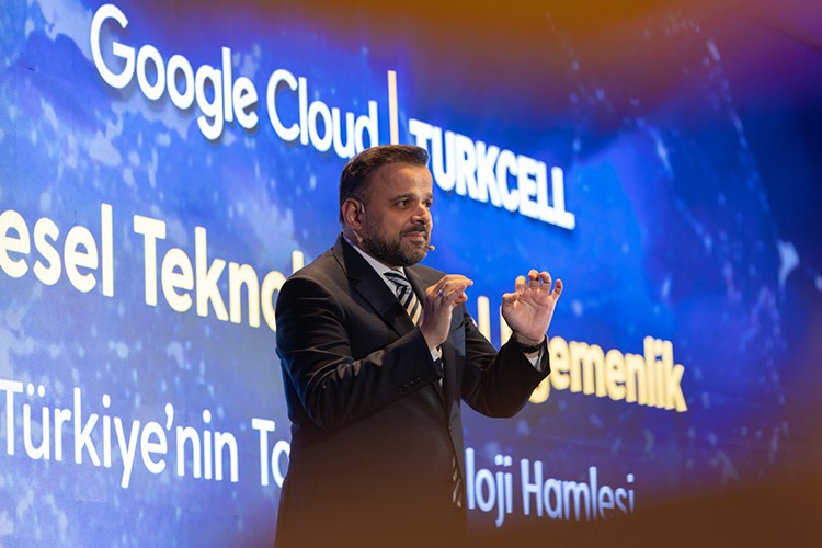 Turkcell'den yerel veri hamlesi