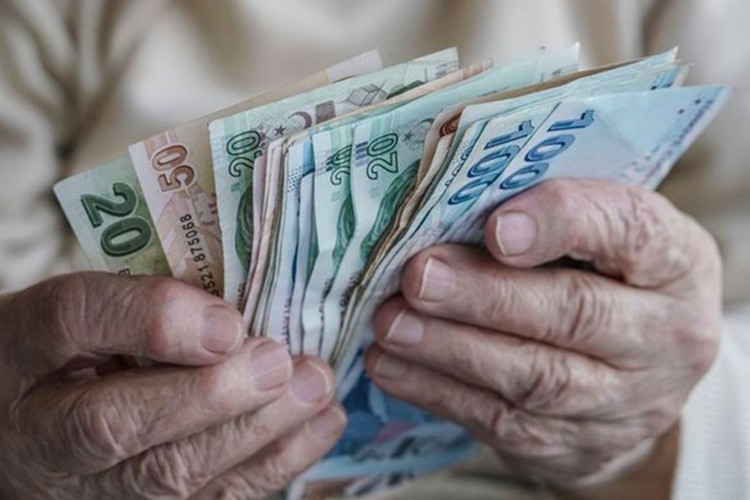 En düşük emekli maaşı 23.550 lira oldu