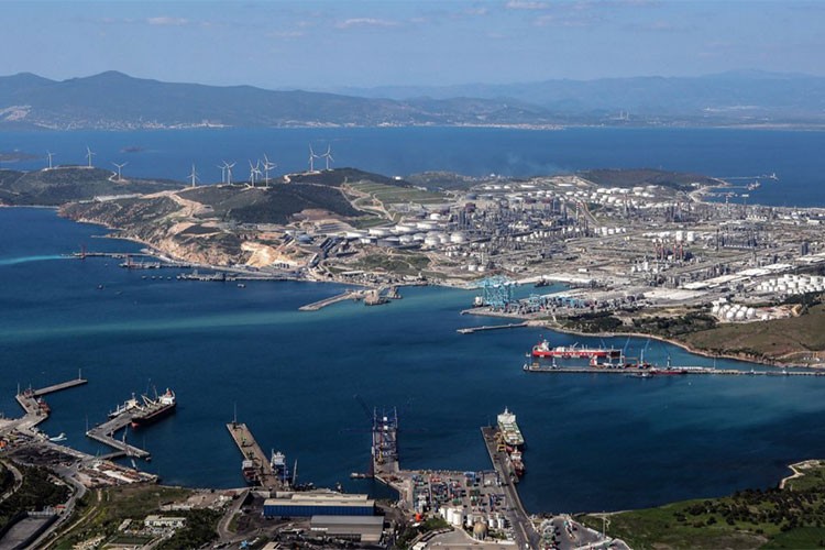 Aliağa Limanları Türkiye'nin ticaret merkezi olma yolunda
