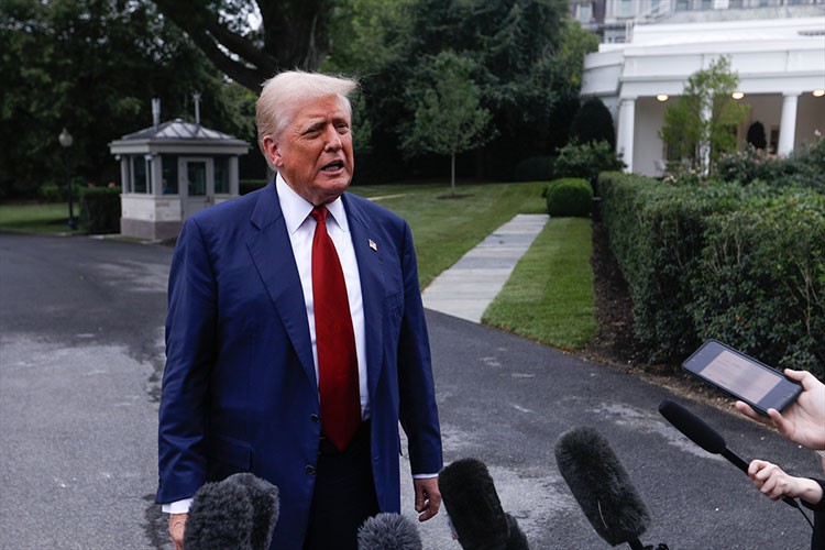 Trump, Hindistan'a yüzde 25'lik ek tarife uygulayacak