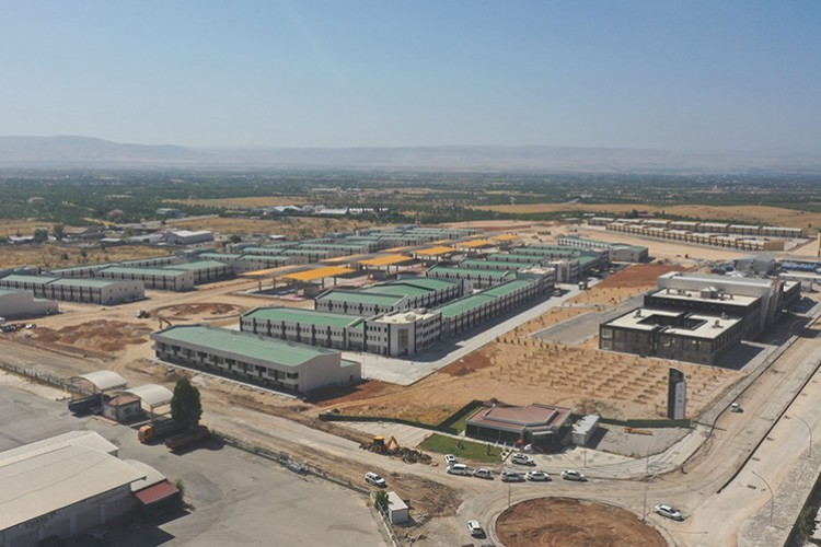 Malatya Dünya Kayısı Ticaret Merkezi açılış için gün sayıyor