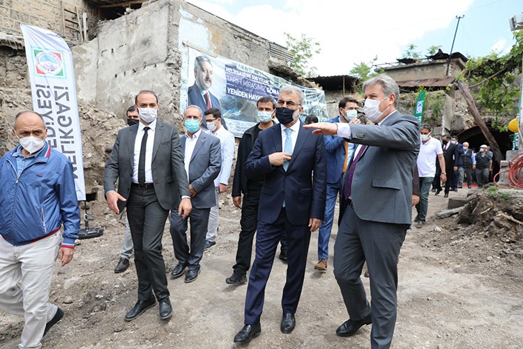 Gök Han hakettiği yere kavuşuyor