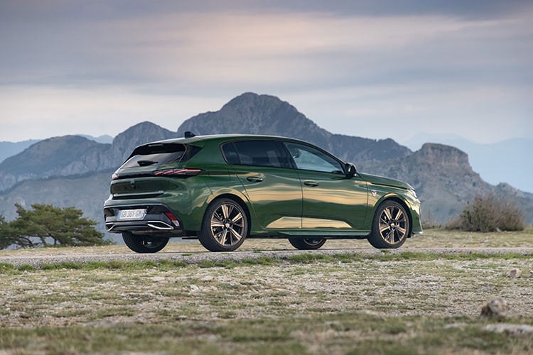 Red Dot tasarım ödülü yeni 308'in