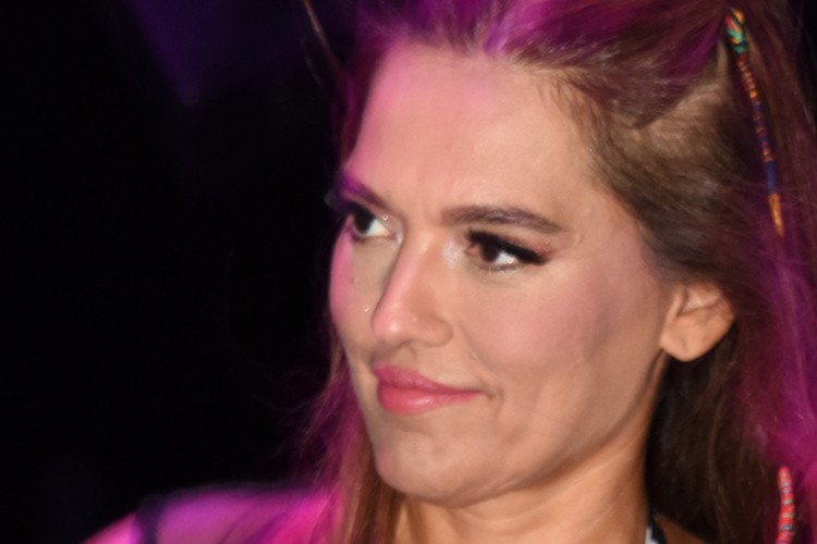 Sahnede doğum gününü unutmadı