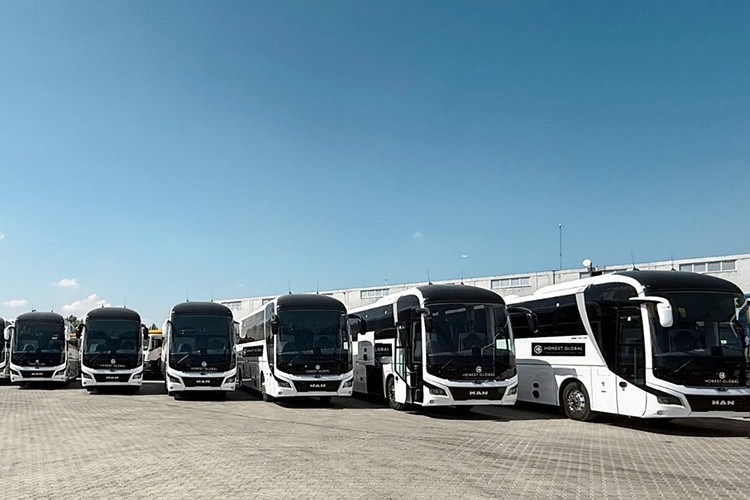 Filosunu 10 adet ödüllü Man Lion's Coach ile güçlendirdi