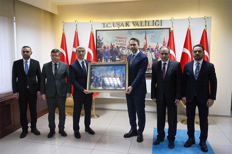 "Üreten bir ülke olma yolunda gidiyoruz"