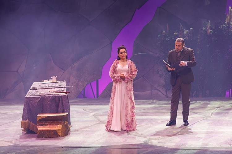 La Traviata festival sahnesindeydi