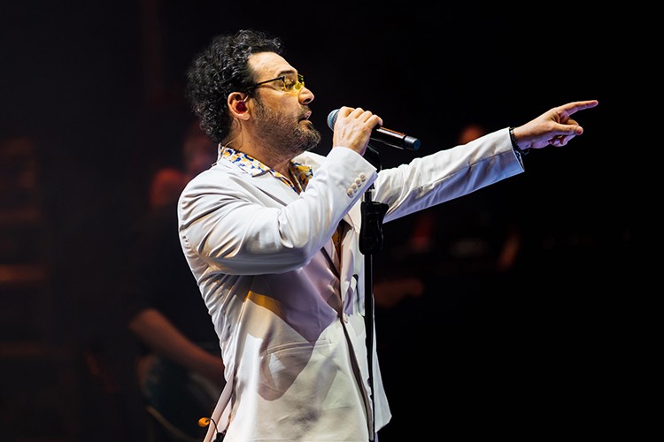 Yıldızlar geçidi Yaşar konseriyle başlıyor