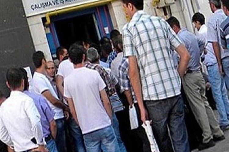 İşsiz sayısı 1 milyon arttı