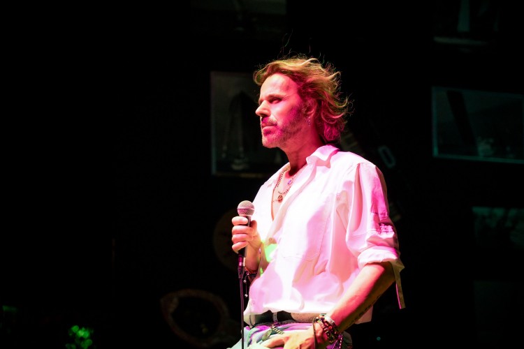 Soner Arıca tatilcileri coşturdu