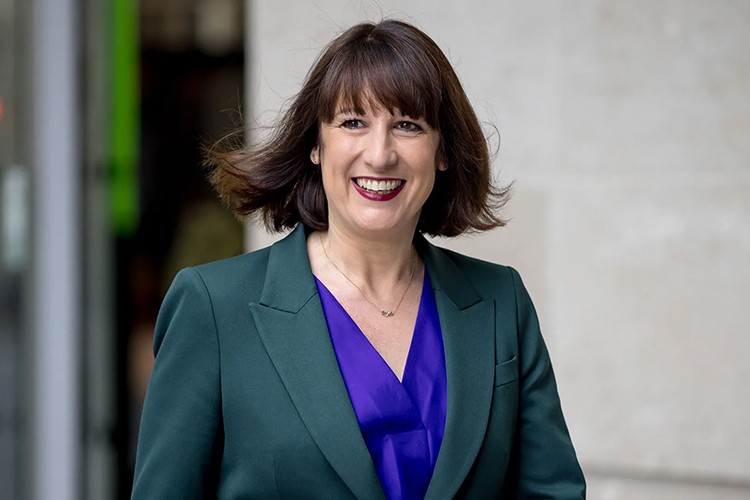 İngiltere kamu harcamalarını artıracak