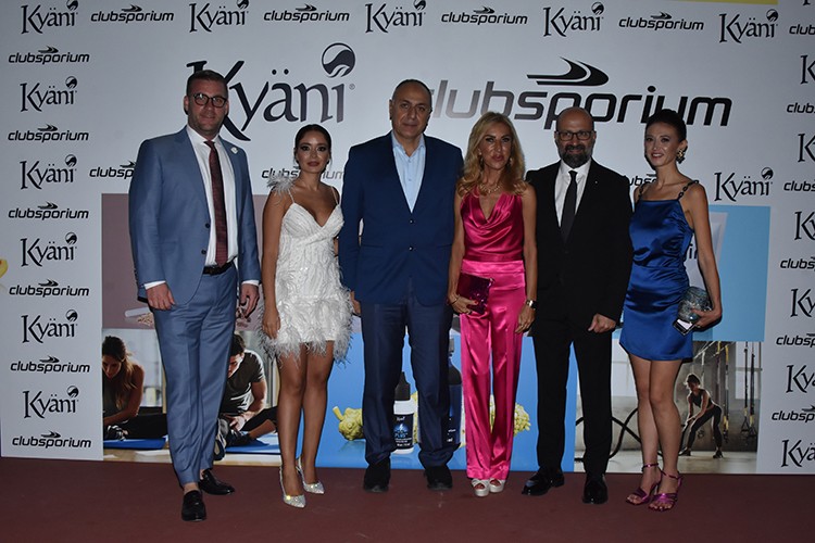 Düzenlediği Parti ile 'Sonbahar'a Merhaba' dedi