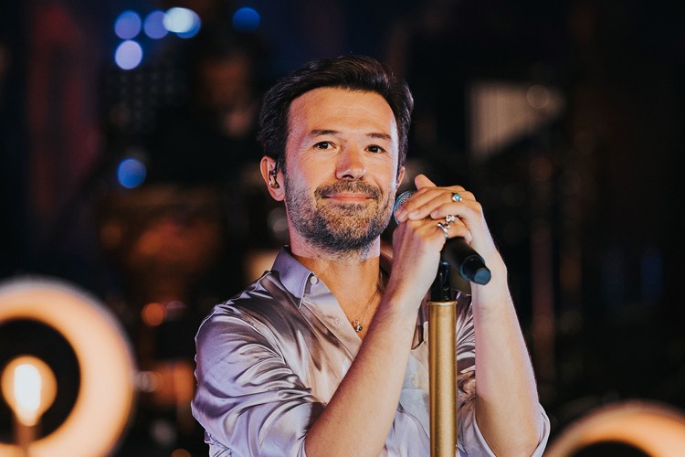 3 konser 15 bin kişi 29 evlilik teklifi!