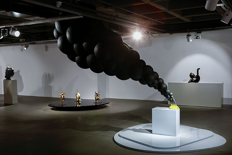 İkinci kişisel sergisini açtı