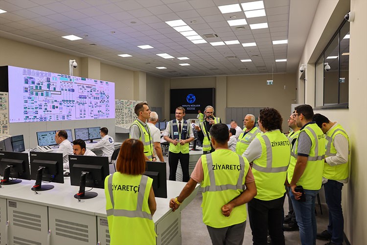 Mersin'de iş insanları Akkuyu Nükleer Güç Santrali sahasını gezdi