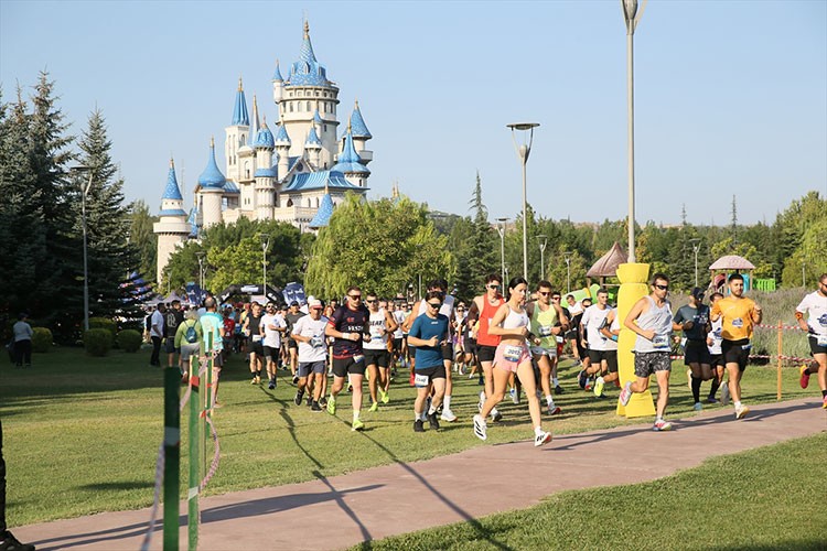 Eskişehir Yarı Maratonu ve Spor Festivali başladı