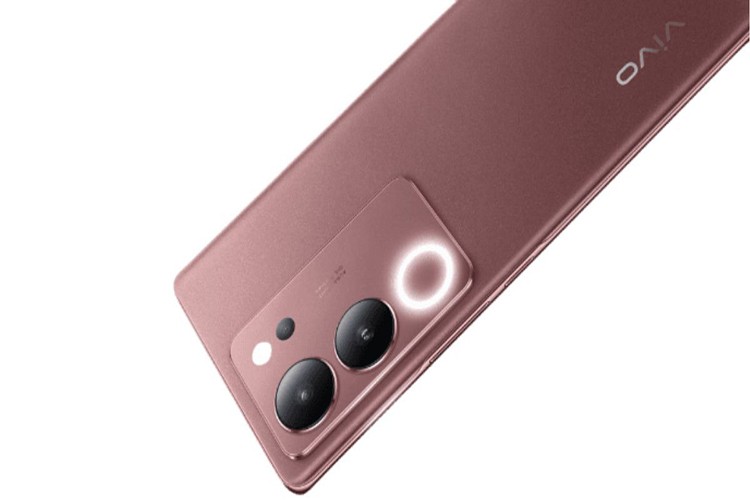 vivo V29, suya ve toza dayanıklılığıyla dikkati çekiyor