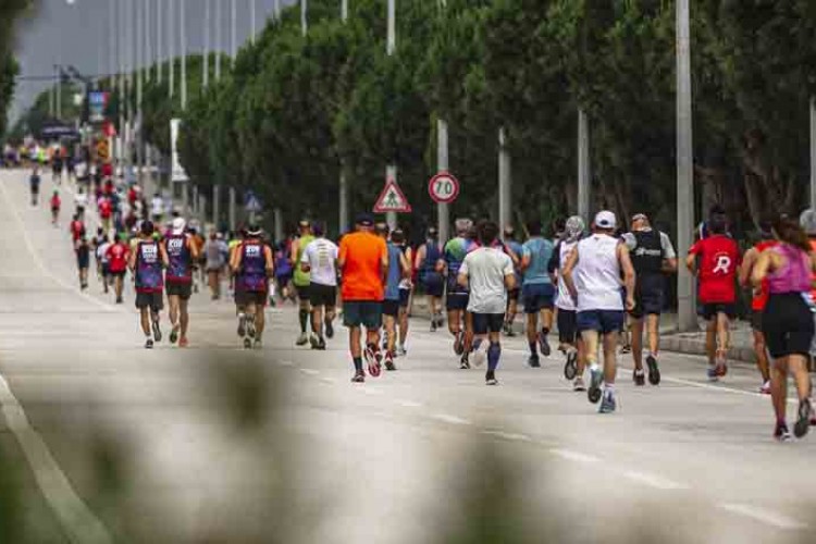 Denizin Sesi, Adımların Ritmi: Çeşme'de Koş!