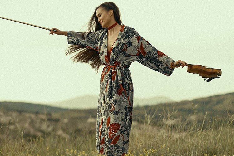 Türk kadın akademisyen ve sanatçıya Çin'den davet