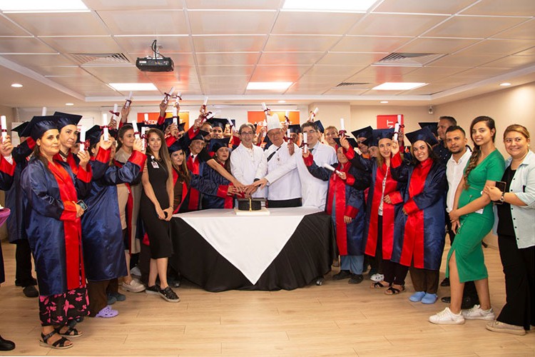 "Eğitime Devam" projesiyle 30 personel mezun oldu