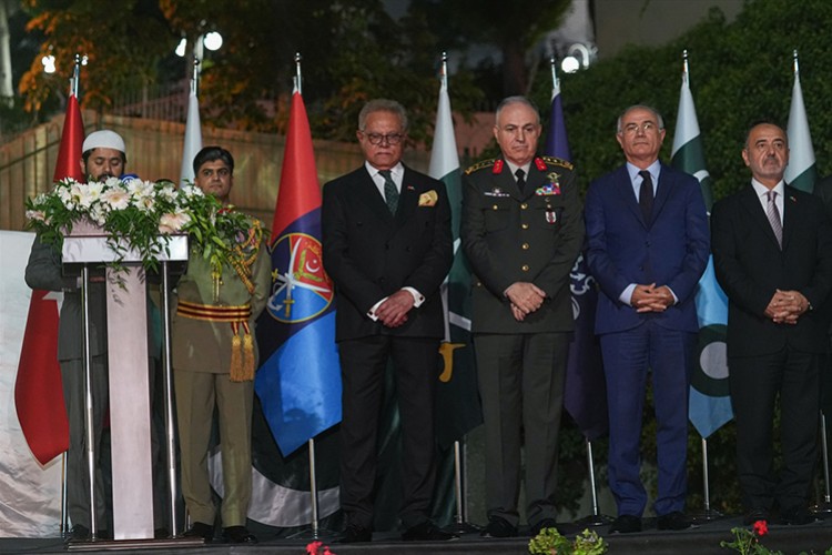 "Pakistan'la karşılıklı yatırımlara desteğimiz tamdır"