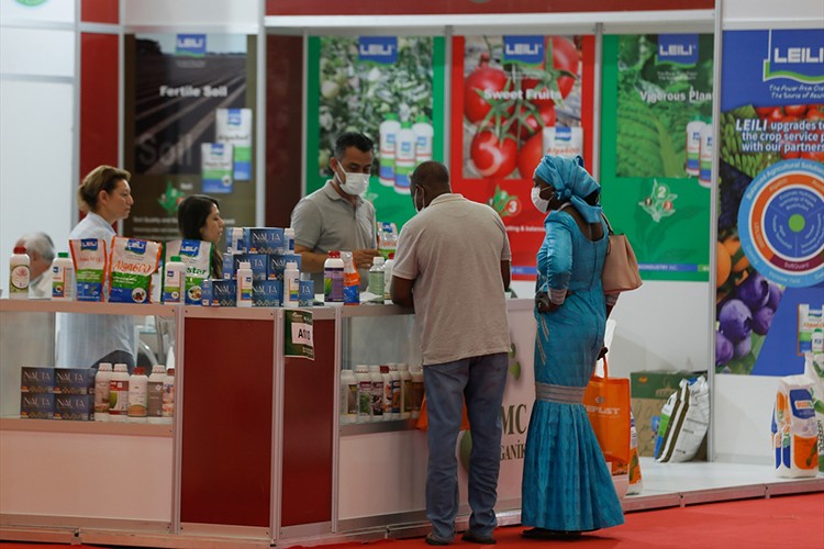 Türk firmaları 900 milyon dolarlık anlaşma imzaladı