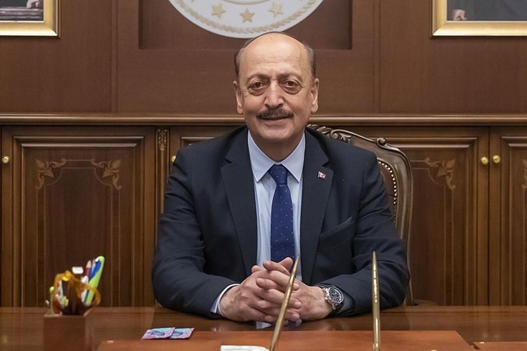 "Asgari ücretten vergi almamak için çalışmamız var"